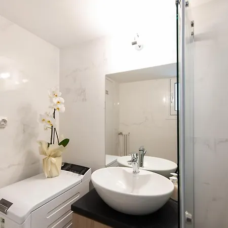 Medluxe Cozy Apartment!